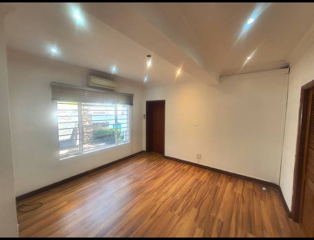 210M² BUSINESS TO LET IN NORWOOD